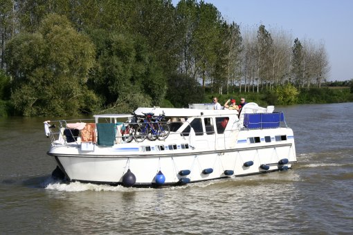 Francie - Burgundsko na lodi a na kole - Canal du Nivernais 