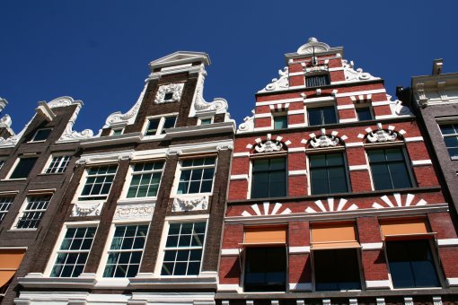 Amsterdamské grachty a jejich neopakovatelné barvy